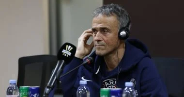 إنريكي يتحدث عن أندية إنجلترا المتألقة ويستعرض تألق تشيلسي في الساحة الرياضية العالمية