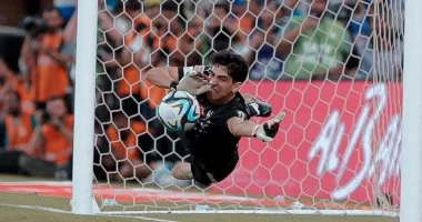 بونو يساهم في قرار الإبقاء على مدرب حراس منتخب المغرب ضمن الجهاز الفني الجديد في خطوة مثيرة