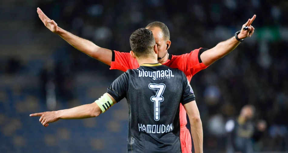 زلزال التحكيم يضرب البطولة الاحترافية ويتساءل الجميع هل بدأت ثورة جديدة في المديرية الرياضية