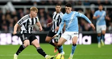 مفاوضات مانشستر سيتي مع نيوكاسل تشتعل بعرض 70 مليون يورو لجذب الظهير المميز في الصيف المقبل